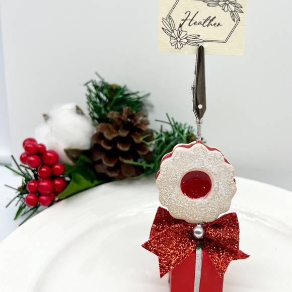 Christmas Linzer Cookie Place Card Holders – Set of 4 | Holiday Name Card Holder - Picture 9 of 11